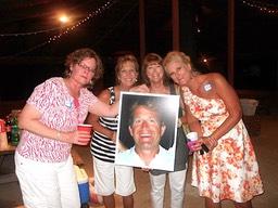 Carol Cummings, Mary Snyder, Christie Causey, Laura Kilpatrick with Tiger