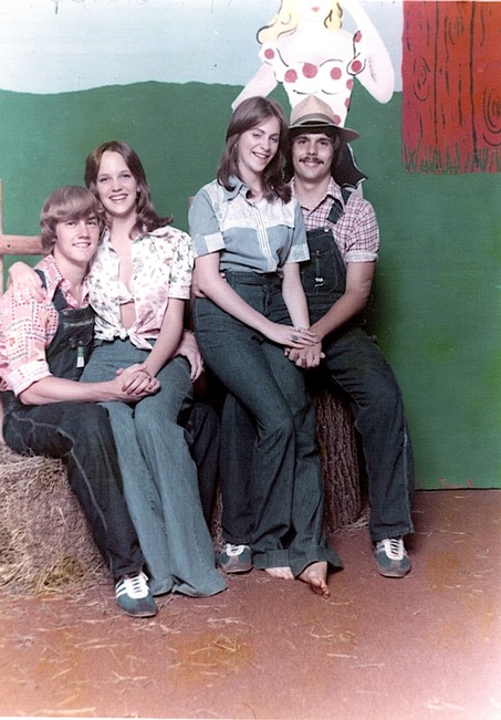 lynn collyer, christing arringrton, diana smith, t schrimsher  sadie hawkins 10th grad