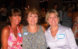 Sally Peeler, Cindy Taylor '77, Leila Walker '77