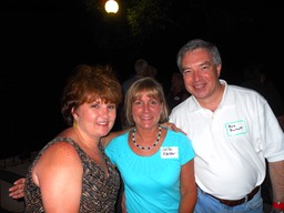 Cindy Taylor '77, Leila Walker '77, Bob Burkett