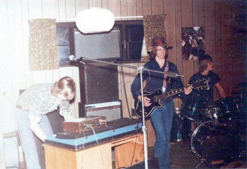 gary barr on guitar 1975