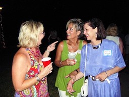 Jenny Bates '75, Deanna Benefield '75, Kim Davidson '75