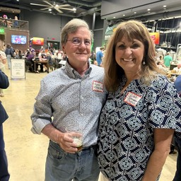 Lynn Charlton, Lisa Johnson