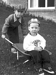 Scott Ramminger, left, and his brother Jeff.